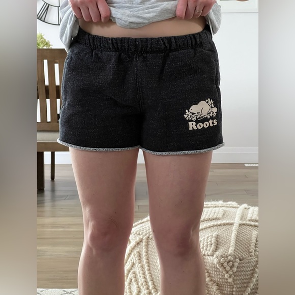 Roots sweat shorts size s - Picture 3 of 4